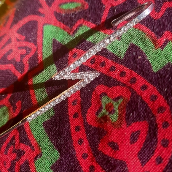 Lightning bolt ear crawler 3/20 - Picture 3 of 3